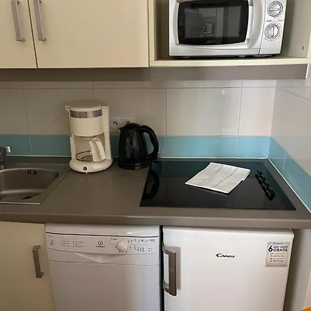 Tranquillo, Parcheggio, 150 Metri Dal Mare, Piscina Cannes