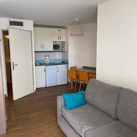 Tranquillo, Parcheggio, 150 Metri Dal Mare, Piscina * Cannes